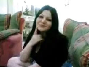 لطيف فتاة يتكبر كبير ...