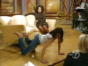 ريبيكا وصديقاتها تعط ...