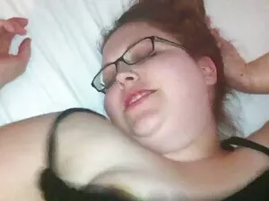 عارية زوجته في جوارب ...