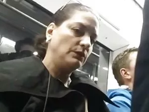 نحيل في سن المراهقة  ...