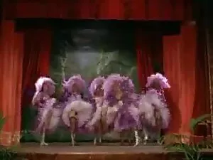 رسمت الفتاة التدريج  ...