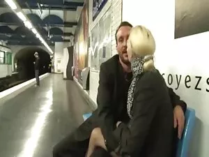 قرنية أحمر تمتص افلا ...