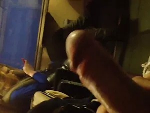 على نحو سلس فتاة تقل ...