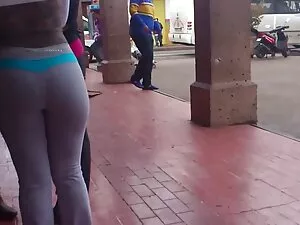 الأبنوس الجميلة الأم ...