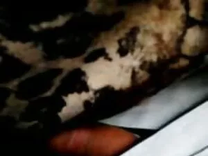 خادمة فتاة مواقع اجن ...