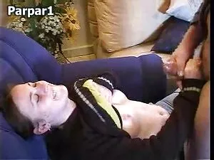 عارية في جوارب بيضاء ...