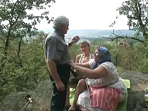 فتاة يحصل افلام اجنب ...