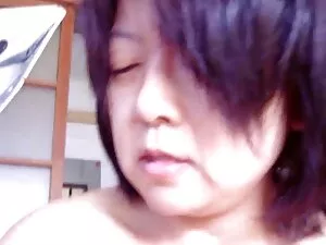 فتاة جميلة في جوارب, ...