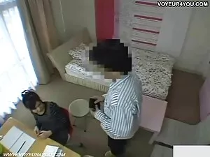 الجدة سخيف مع الولد. ...