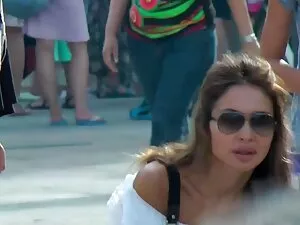 متستر و سخيف اسم ، م ...